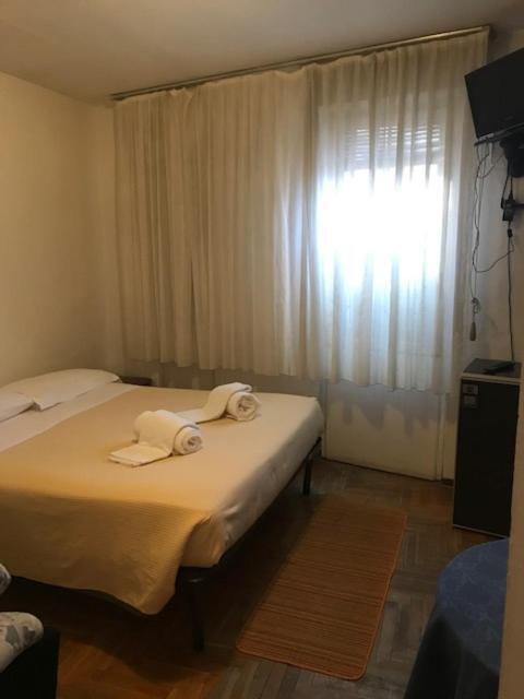Hotel Carillon Lavena Ponte Tresa Eksteriør bilde
